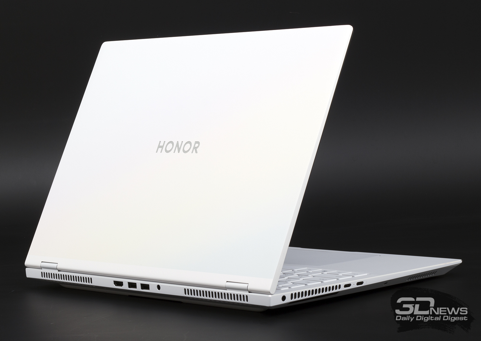 TCL представила премиальные телевизоры X11L с панелями SQD-Mini LED