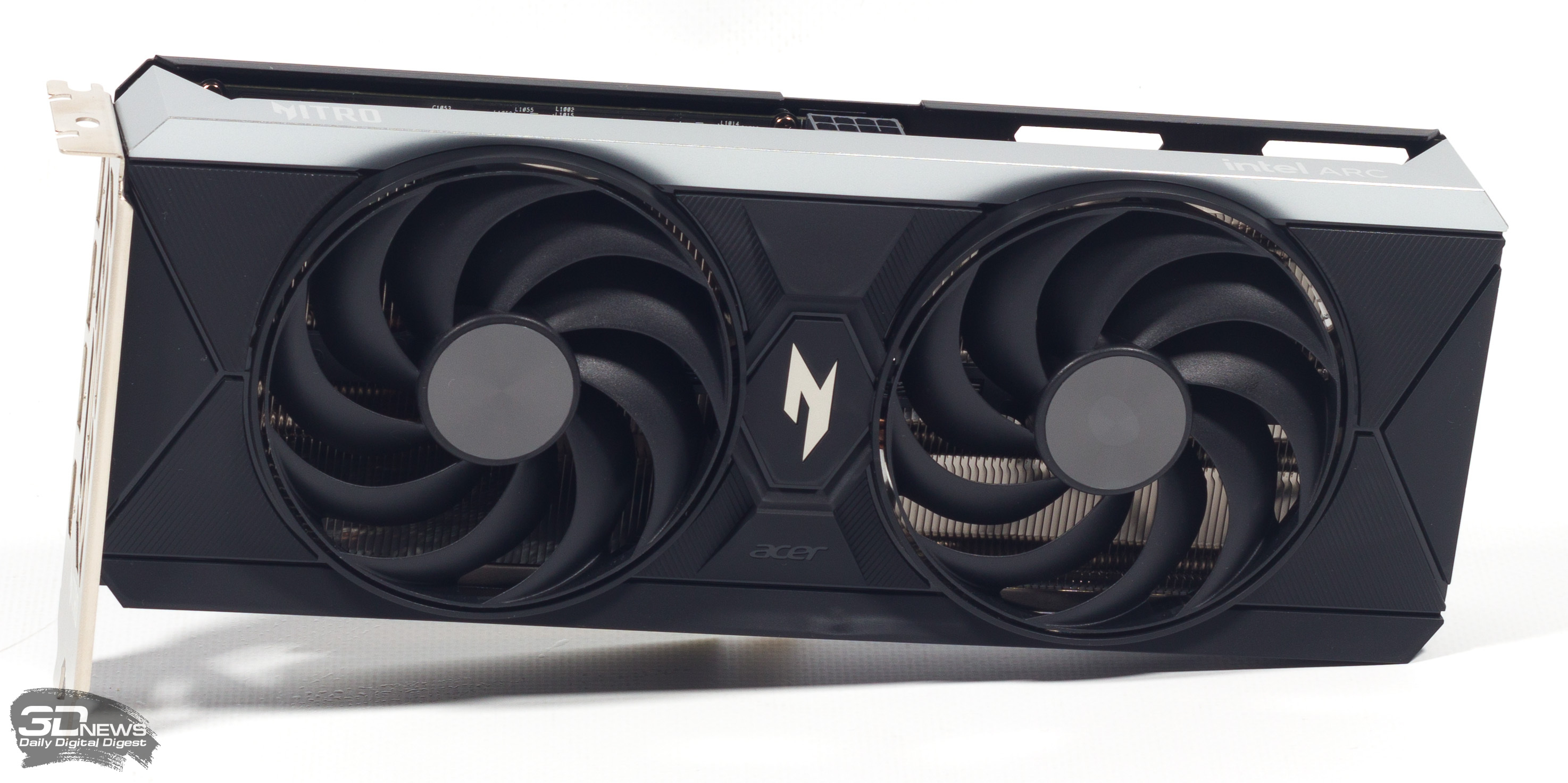 Видеообзор игрового ноутбука MSI Crosshair A16